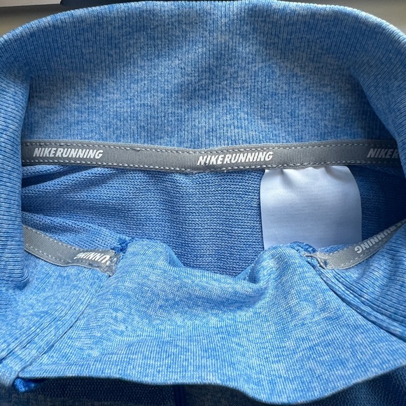 NIKE TechKnit  Dri-FIT Long-sleeve Running Top. (Slim Fit) Unisex - Picture 10 of 10